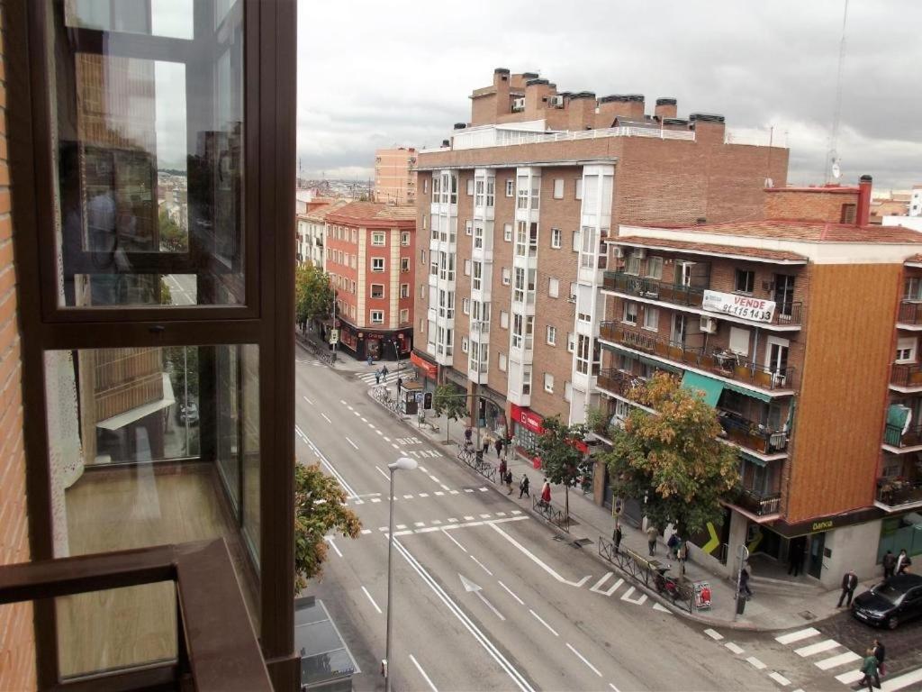 Apartamentos Urgel Madri Exterior foto